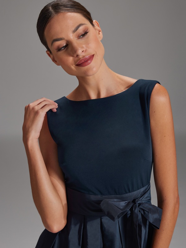 Swing Cocktailkleid aus Microtaft 77760810-3030 front